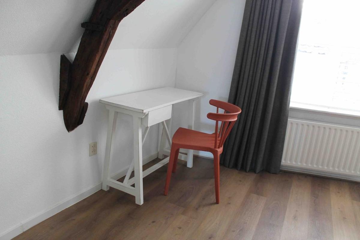Appartement Lovely Upstairs In The Heart Of *